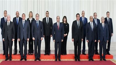 نشاط الرئيس السيسي اليوم بالقصر الجمهوري بمدينة العلمين الجديدة | فيديو وصور