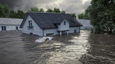 مليونير بسبب الفيضانات.. شاب بريطاني حول الكارثة لكنز| صور 