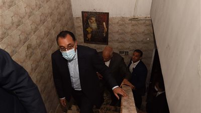 لماذا صعد مدبولي إلى الدور الأخير أعلي كنيسة أبي سيفين بإمبابة| فيديو وصور