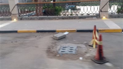 رئيس حي جنوب يتفقد تركيب بالوعات الأمطار بشارع البحر الأعظم| صور