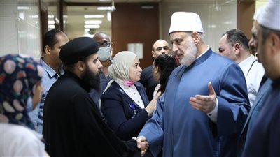 وفد من قيادات الأزهر يزور مصابي كنيسة الجيزة 