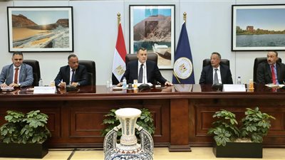 وزير السياحة والآثار الجديد يناقش أهم الملفات مع قيادات الوزارة والهيئات التابعة لها