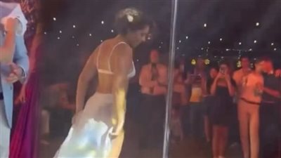 في فرح تونسي.. العروس تلعب أكروبات والعريس 