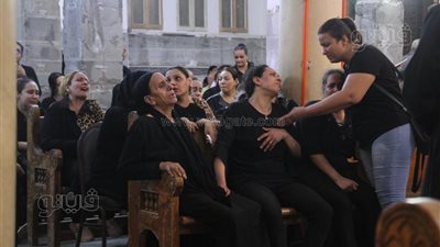 انهيار أسر ضحايا حادث إمبابة بكنيسة العذراء القديمة بالوراق|فيديو 