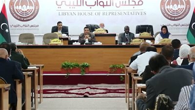 بعد حرق مقره بطبرق.. البرلمان الليبي يستأنف جلساته في فندق