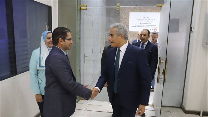وزير القوى العاملة