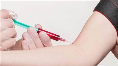 من الحب ما قتل.. فتاة تحقن نفسها بدم حبيبها المصاب بالإيدز