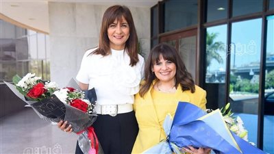 من إيد لإيد أحلام الوطن تكبر وتزيد.. الورود تزين المشهد الختامي للراحلين عن حكومة مدبولي