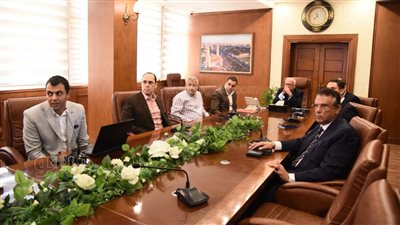 محافظ بورسعيد يناقش مقترح تطبيق منظومة حديثة لمتابعة الحالة المرورية |صور 