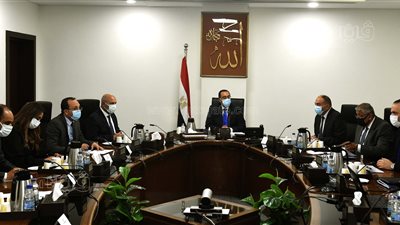 رئيس الوزراء يُتابع إجراءات زيادة التعاون البحري بين مصر وتونس والجزائر 