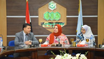 وفد من ممثلي الكيانات المصرية بالخارج يزور جمعية المستثمرين