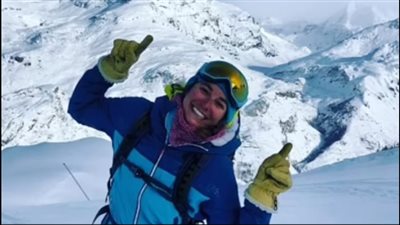 سقطت من ارتفاع 3048 مترا.. وفاة بطلة العالم في تسلق الجبال