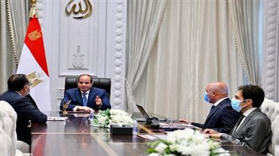 بسام راضي: الرئيس يتابع مشروعات وأنشطة وزارة النقل على مستوى الجمهورية..يوجه بالاستغلال الأمثل لكافة المساحات بميناء الإسكندرية.. الالتزام بالجداول الزمنية للانتهاء على وجه السرعة من إنشاء محاور النيل