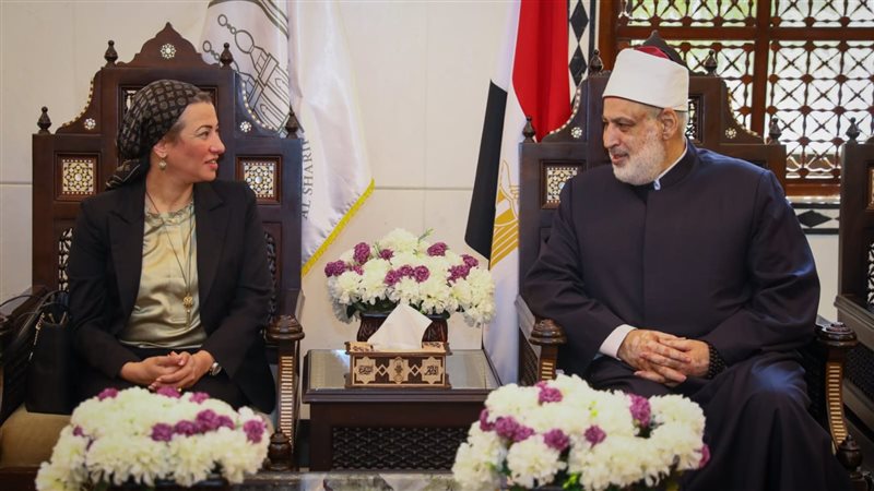 وزيرة البيئة ووكيل