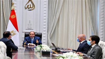 تطوير الموانىء.. السيسي يكلف بالاستغلال الأمثل لكافة المساحات بميناء الإسكندرية.. دراسة الاستعانة بالخبرات العالمية في الإدارة والتشغيل لتطوير الأداء وتعظيم الناتج لصالح عملية التنمية الشاملة في مصر
