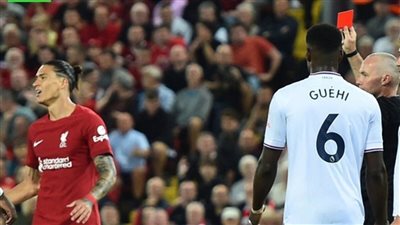 لاعب كريستال بالاس يتلقى تهديدات بعد تسببه في طرد نونيز