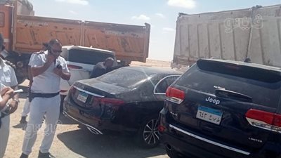 الصور الأولى لموقع حادث تصادم وزير التنمية المحلية بطريق العلمين