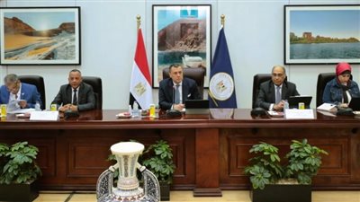 أحمد عيسى يعقد اجتماعًا مع المستثمرين السياحيين لمناقشة استعدادات الموسم الشتوي