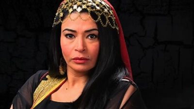 صفوة: زوجي الأول كان ضعيف جسديا ومن غلي كنت بضربه.. والتاني كان بيحطلي ألماظ في جزمتي