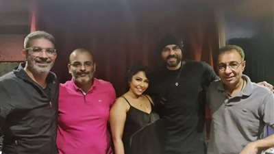 شيرين برفقة أيمن بهجت قمر وأحمد صلاح حسني: أقرب الصحاب