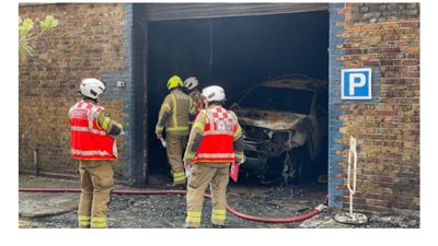 حريق ضخم في جسر للسكك الحديدية بوسط لندن | فيديو