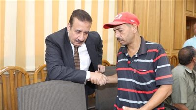 محافظ المنوفية يسلم مساعدات مالية وعينية لـ 80 حالة مستحقة 