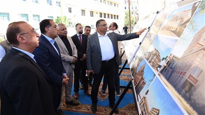 رئيس الوزراء يتابع مشروعات إستراتيجية إدارة مياه الأمطار بالإسكندرية 