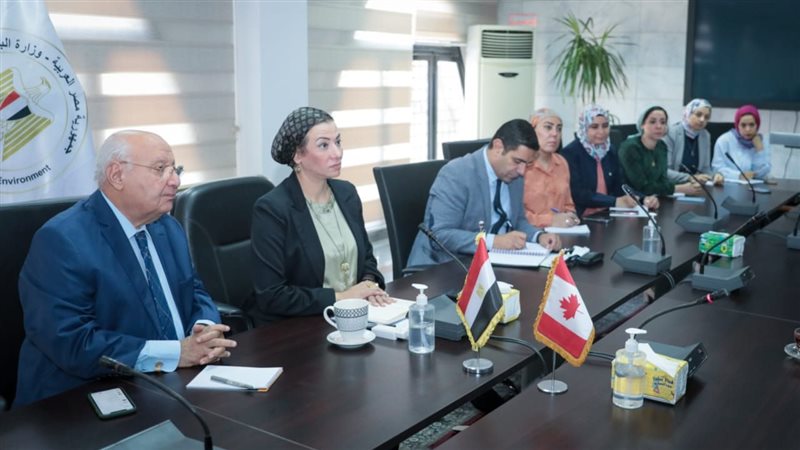 وزيرة البيئة خلال