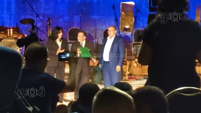 رئيس الأوبرا يكرم 10 شخصيات بمهرجان القلعة
