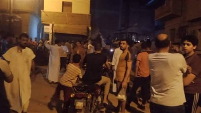 كان رايح يشتري سندوتشات.. بنها تتشح بالسواد بسبب مصرع طفل في انهيار سور