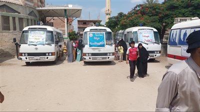 ضمن حياة كريمة.. توقيع الكشف الطبي على 1470 مواطن بالإسماعيلية | صور 