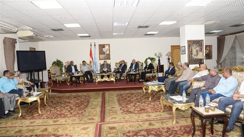 محافظ أسيوط والنواب
