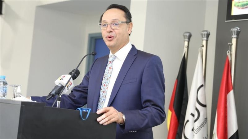 الدكتور أشرف منصور،
