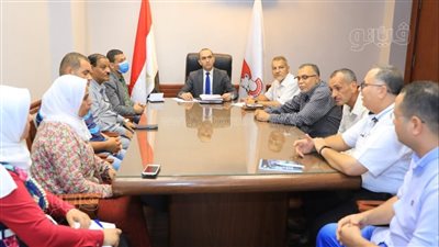 نائب محافظ سوهاج يجتمع بأعضاء فريق حصر أملاك الدولة 