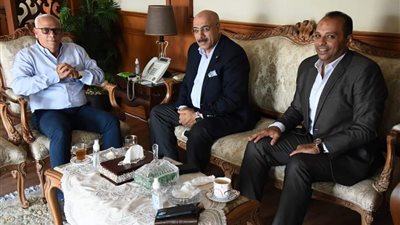 محافظ بورسعيد يستقبل رئيس قطاع ترويج الاستثمارات الأجنبية بهيئة الاستثمار | صور 
