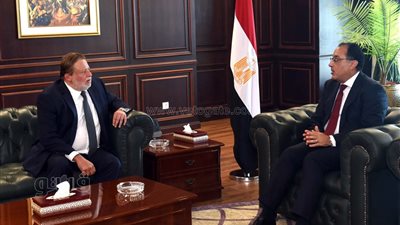 رئيس الوزراء يلتقي حسن عبد الله بعد تعيينه قائما بأعمال محافظ البنك المركزي