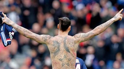 أبرزها المثل المصري للاعبة إيفرتون.. وشوم عربية زينت أجساد لاعبي الكرة في أوروبا | صور