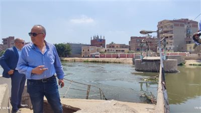 وزير الري يبدأ أولى جولاته الميدانية بزيارة مفاجئة للشرقية..ويوجه بعمل تصميم جديد لكوبري العزيزية المنهار