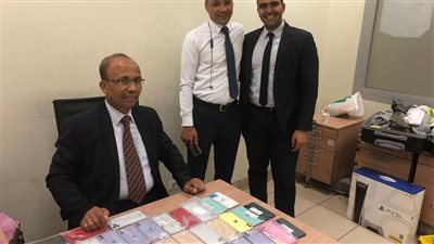 إحباط محاولة تهريب هواتف محمولة بمطار القاهرة