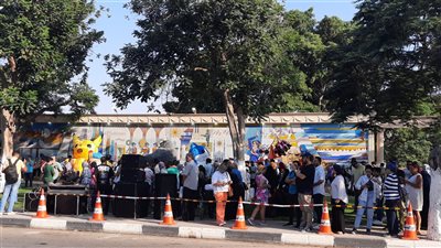 مواطنو الإسماعيلية يرقصون على أنغام ديفليه مهرجان الإسماعيلية الأول للمانجو| فيديو