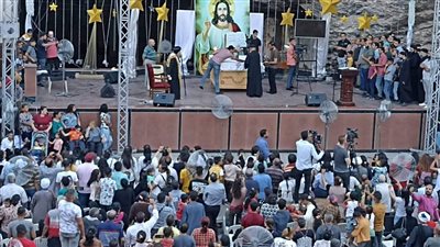 بالزغاريد والبهجة.. مئات الآلاف حول الأيقونة في مولد العذراء بدرنكة بأسيوط | فيديو