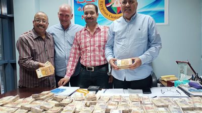 ضبط أردني حاول تهريب مليوني جنيه داخل تابلوه سيارة بجمارك نويبع 