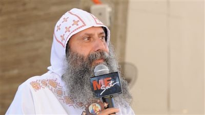 رئيس دير المحرق يصلي عيد التجلي بعذراء درنكة