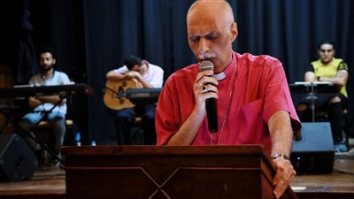 رئيس الأسقفية يختتم جولة بكنائس إيرلندا ويعود للقاهرة