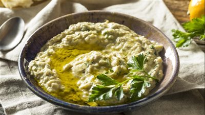 طريقة عمل الباذنجان بالصوص | فيديو 