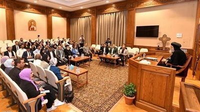 البابا تواضروس يستقبل وفد أكاديمية شباب المتوسط