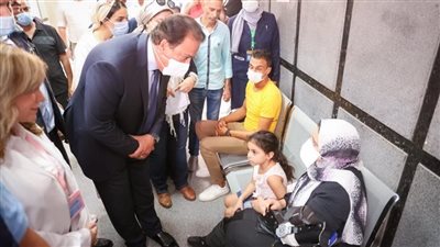 وزير الصحة يزور غرف المرضى بمستشفى شرق المدينة للاطمئنان على جودة الخدمات