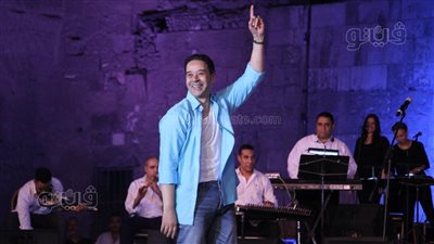 مدحت صالح يشعل مسرح مهرجان القلعة.. صور