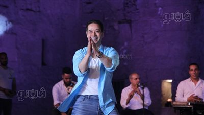 أداء استثنائي لـ مدحت صالح بمحكى القلعة.. ونجمات الأوبرا يجذبن الأنظار