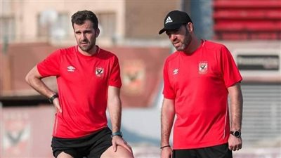 محاضرة ختامية من سواريش للاعبى الأهلي قبل مواجهة الإسماعيلي